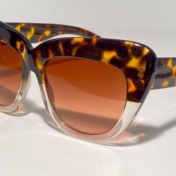 0727 Oversized Tortoise and Clear Retro Sunglasses 100% UV Protection New - Picture 7 of 8